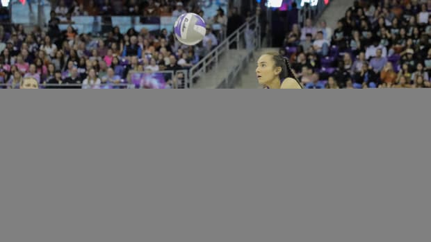 Melanie Parra earned AVCA Third Team All-American honors.